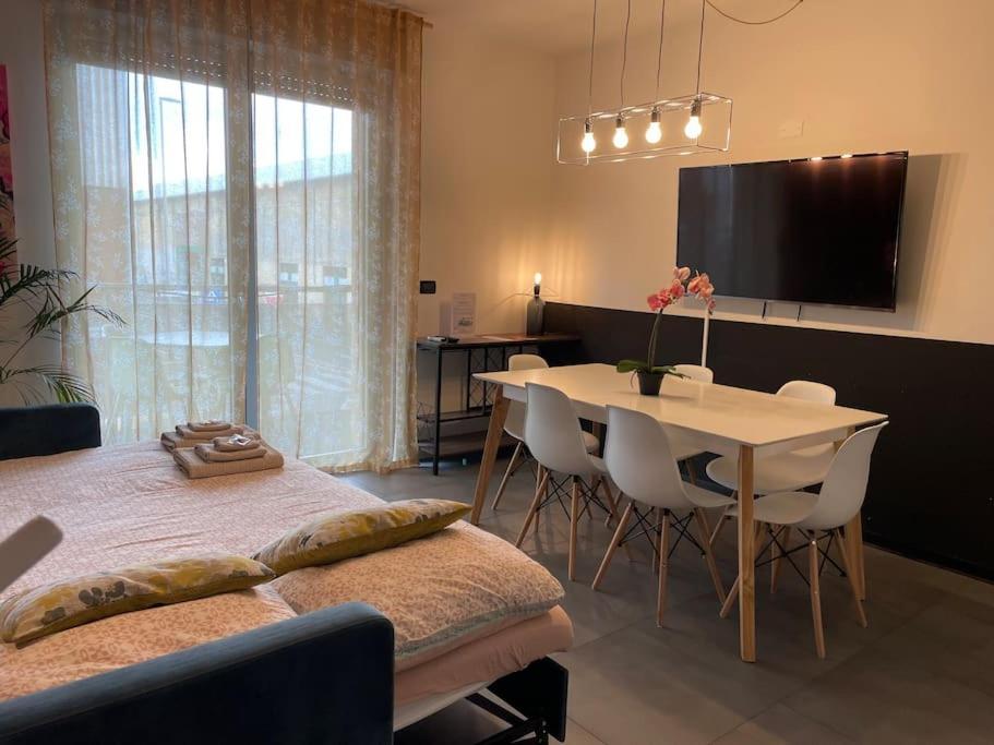 City Center - Modern Flat With Free Parking And Wifi - Apt B Bergamo Luaran gambar